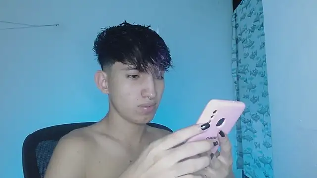 Snapshot of littlextreme chatting on February 2025 12:31:02 AM littlextreme online show from February 2025 12:31:02 AM