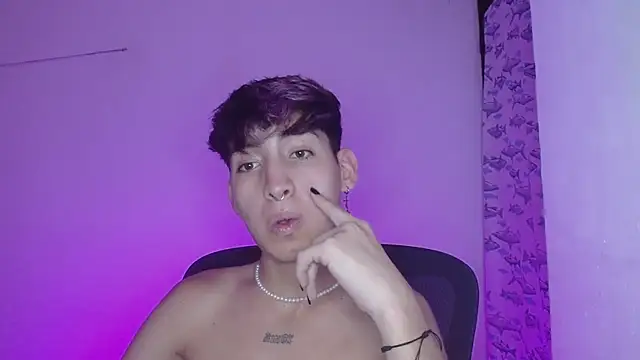 Snapshot of littlextreme chatting on February 2025 07:32:02 AM littlextreme online show from February 2025 07:32:02 AM