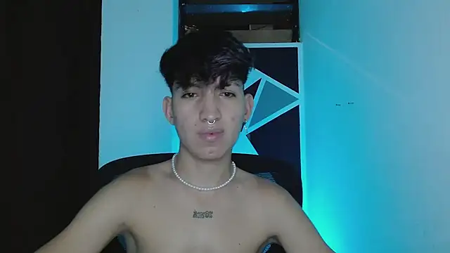 Snapshot of littlextreme chatting on March 2025 12:00:01 AM littlextreme online show from March 2025 12:00:01 AM