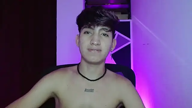 Snapshot of littlextreme chatting on March 2025 09:48:02 AM littlextreme online show from March 2025 09:48:02 AM