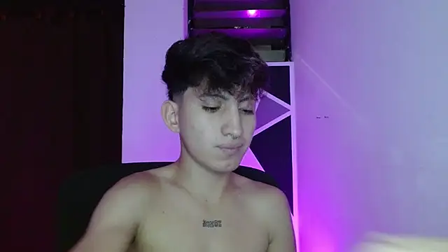 Snapshot of littlextreme chatting on March 2025 12:49:02 AM littlextreme online show from March 2025 12:49:02 AM