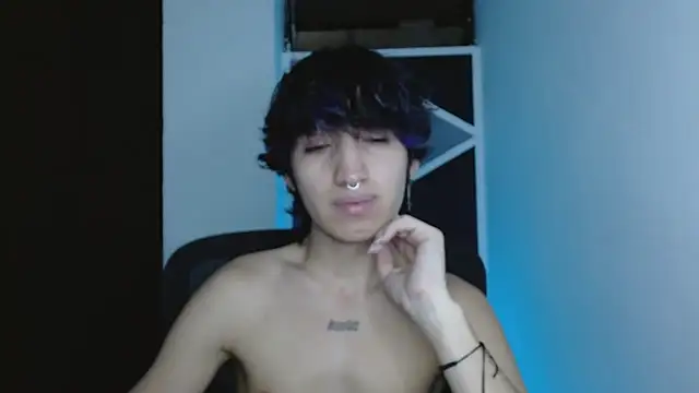 Snapshot of littlextreme chatting on February 2026 12:59:02 AM littlextreme online show from February 2026 12:59:02 AM