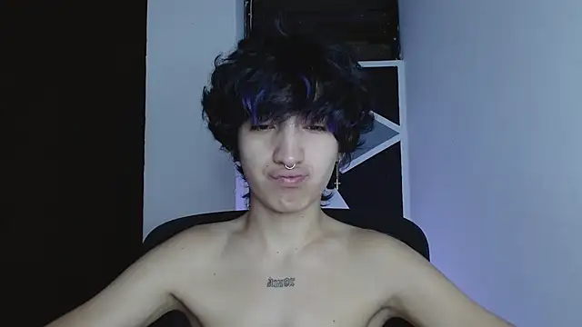 Snapshot of littlextreme chatting on February 2026 05:37:02 AM littlextreme online show from February 2026 05:37:02 AM