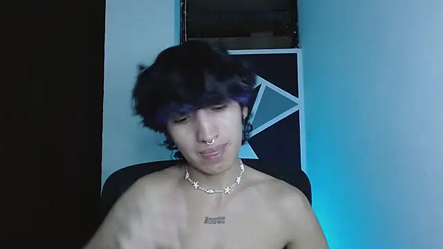 Snapshot of littlextreme chatting on February 2026 02:02:02 AM littlextreme online show from February 2026 02:02:02 AM