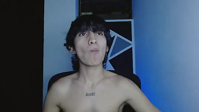 Snapshot of littlextreme chatting on February 2026 12:53:01 AM littlextreme online show from February 2026 12:53:01 AM