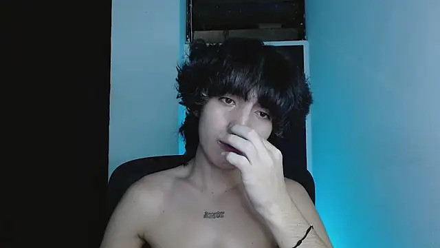 Snapshot of littlextreme chatting on April 2026 02:14:02 AM littlextreme online show from April 2026 02:14:02 AM