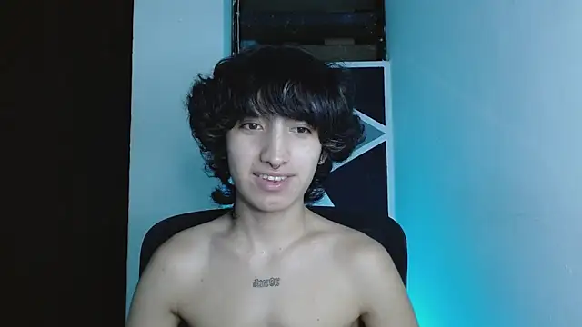 Snapshot of littlextreme chatting on May 2026 04:19:02 AM littlextreme online show from May 2026 04:19:02 AM