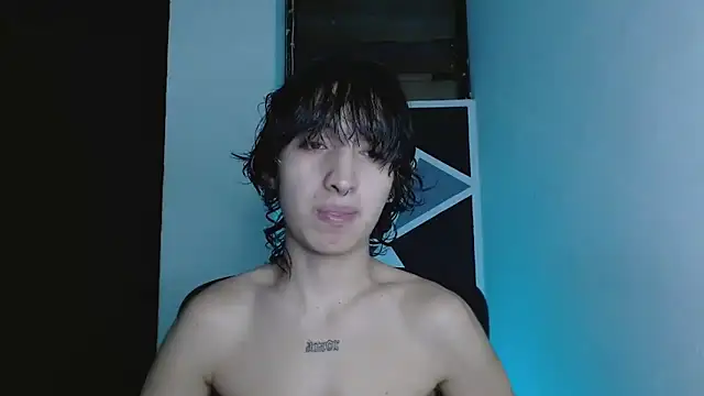 Snapshot of littlextreme chatting on May 2026 02:19:01 AM littlextreme online show from May 2026 02:19:01 AM