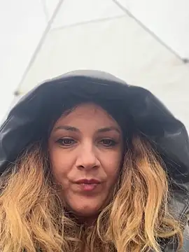 DaisyVibesss online show from February 2025 10:54:01 AM