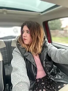 DaisyVibesss online show from February 2025 01:35:02 PM