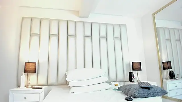 aandreaperez online show from November 2025 11:58:01 PM