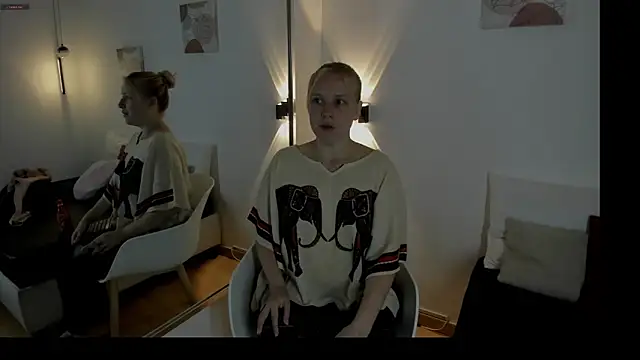 Snapshot of EmilySumer chatting on March 2026 08:42:01 PM EmilySumer online show from March 2026 08:42:01 PM