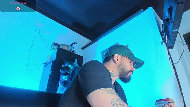 CamiloGray  online show from October 2025 01:42:02 PM