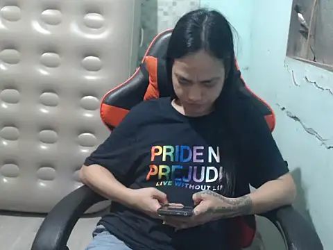 itsmacky4u online show from September 2025 04:00:01 PM