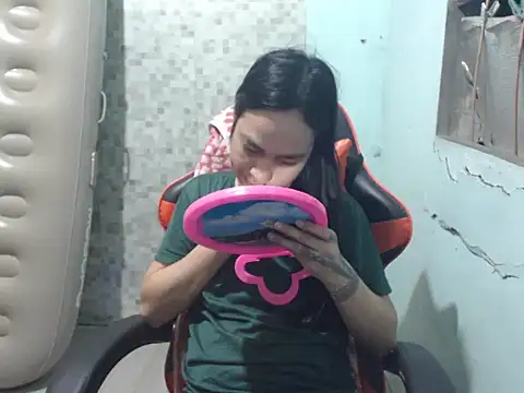 itsmacky4u online show from November 2025 12:18:02 PM