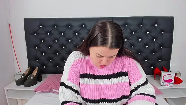 Snapshot of EvaLick chatting on January 2025 09:37:02 AM EvaLick online show from January 2025 09:37:02 AM