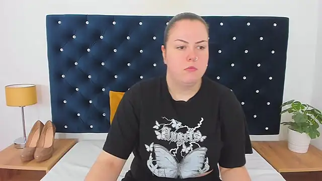 Snapshot of EvaLick chatting on February 2025 06:37:02 AM EvaLick online show from February 2025 06:37:02 AM