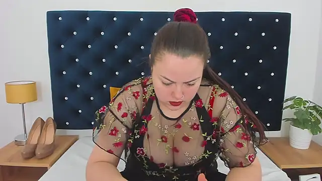 Snapshot of EvaLick chatting on February 2025 06:33:01 AM EvaLick online show from February 2025 06:33:01 AM