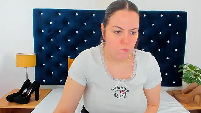 Snapshot of EvaLick chatting on February 2026 07:24:01 AM EvaLick online show from February 2026 07:24:01 AM