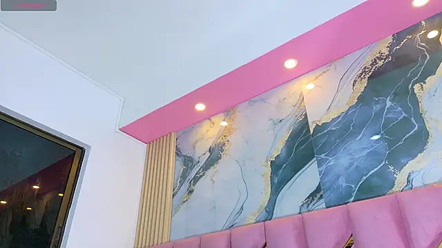 hornyhousekeeper  online show from September 2025 01:01:01 PM