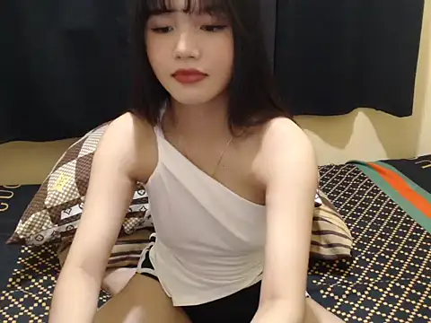 Snapshot of x_brittany_x chatting on December 2025 03:06:01 PM x brittany x online show from December 2025 03:06:01 PM