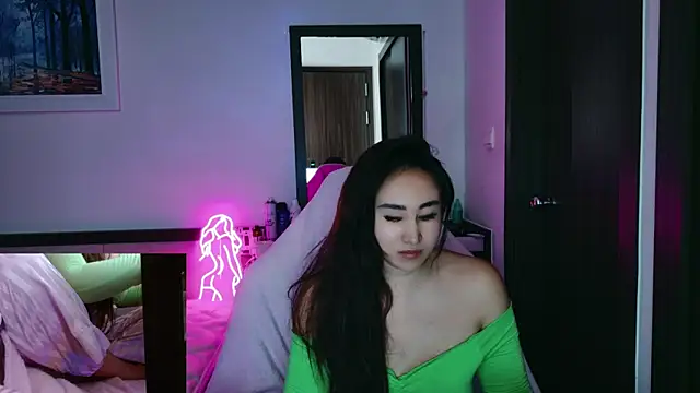 Snapshot of AsianQueens chatting on December 2025 12:00:02 PM AsianQueens online show from December 2025 12:00:02 PM