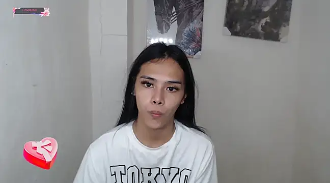 Snapshot of shecutie69 chatting on January 2025 08:07:02 AM shecutie69 online show from January 2025 08:07:02 AM