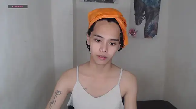 Snapshot of shecutie69 chatting on February 2025 08:38:02 PM shecutie69 online show from February 2025 08:38:02 PM