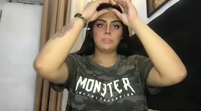 Snapshot of _MissKhimberlyXxx_ chatting on February 2025 01:08:01 PM MissKhimberlyXxx online show from February 2025 01:08:01 PM