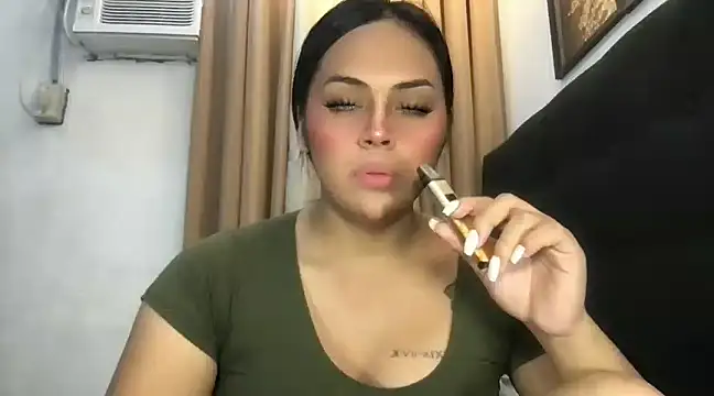 Snapshot of _MissKhimberlyXxx_ chatting on February 2025 01:33:01 PM MissKhimberlyXxx online show from February 2025 01:33:01 PM