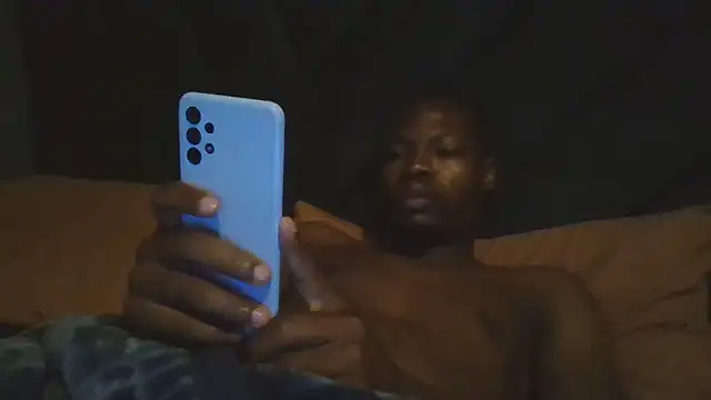 Snapshot of Malibongwe17 chatting on May 2026 04:42:01 AM Malibongwe17 online show from May 2026 04:42:01 AM