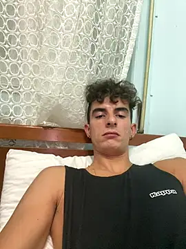 Snapshot of alessandro893000 chatting on November 2025 07:51:02 AM alessandro893000 online show from November 2025 07:51:02 AM