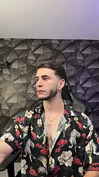 Latino stud4u online show from November 2025 01:06:01 AM