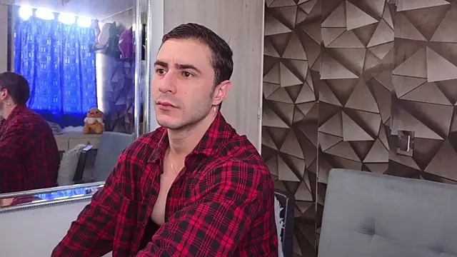 Latino stud4u online show from May 2026 06:15:02 PM