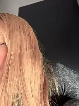 Snapshot of _Danna chatting on January 2026 11:02:02 AM Danna online show from January 2026 11:02:02 AM