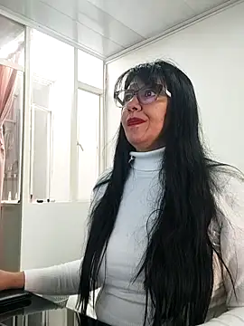 aisha latina online show from February 2026 02:37:02 PM