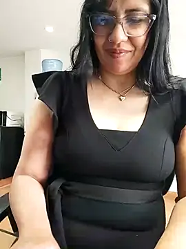 Snapshot of aisha_latina chatting on May 2026 02:44:02 PM aisha latina online show from May 2026 02:44:02 PM