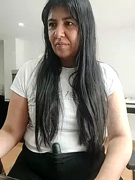 Snapshot of aisha_latina chatting on May 2026 03:08:01 PM aisha latina online show from May 2026 03:08:01 PM