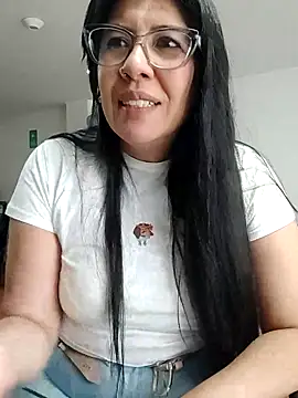 Snapshot of aisha_latina chatting on June 2026 04:17:02 PM aisha latina online show from June 2026 04:17:02 PM