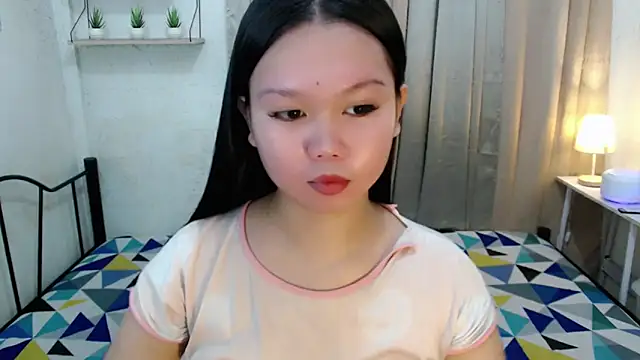 Vivorey Leighn online show from September 2025 04:36:01 AM