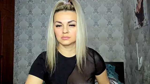 NicoletMoore online show from January 2025 08:42:01 PM