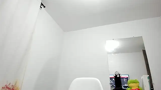 esmeraldamfc online show from February 2025 12:58:01 AM