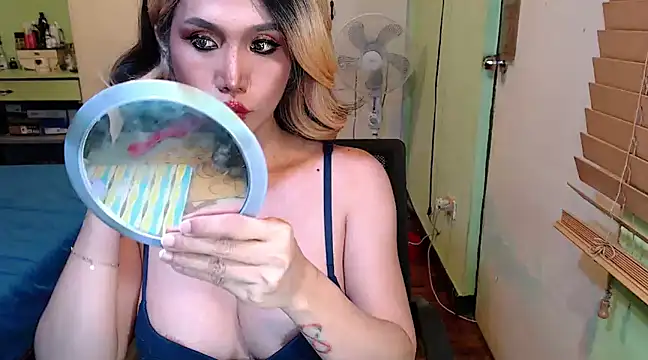 Ezradeliciosa online show from February 2025 07:01:02 AM