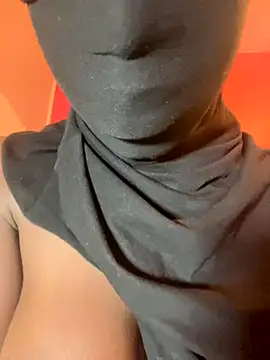 Snapshot of Bella_Binta chatting on October 2025 12:03:01 AM Bella Binta online show from October 2025 12:03:01 AM