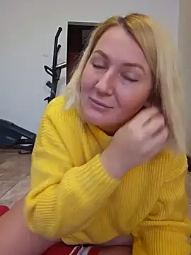 Snapshot of Marushka chatting on December 2024 01:00:01 PM Marushka online show from December 2024 01:00:01 PM