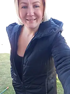 Snapshot of Marushka chatting on January 2025 08:43:01 AM Marushka online show from January 2025 08:43:01 AM