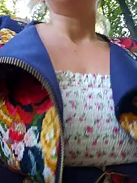 Snapshot of Marushka chatting on September 2025 06:24:01 AM Marushka online show from September 2025 06:24:01 AM