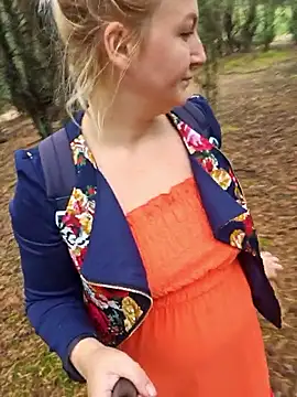 Snapshot of Marushka chatting on September 2025 08:47:02 AM Marushka online show from September 2025 08:47:02 AM