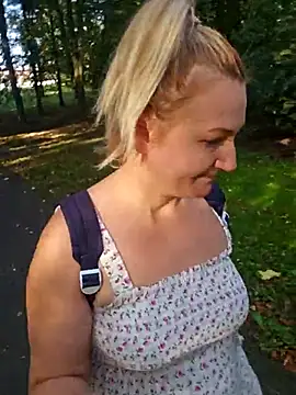 Snapshot of Marushka chatting on September 2025 06:58:02 AM Marushka online show from September 2025 06:58:02 AM