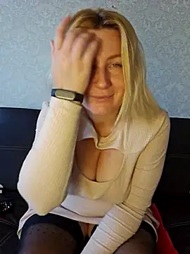 Snapshot of Marushka chatting on October 2025 05:38:01 AM Marushka online show from October 2025 05:38:01 AM